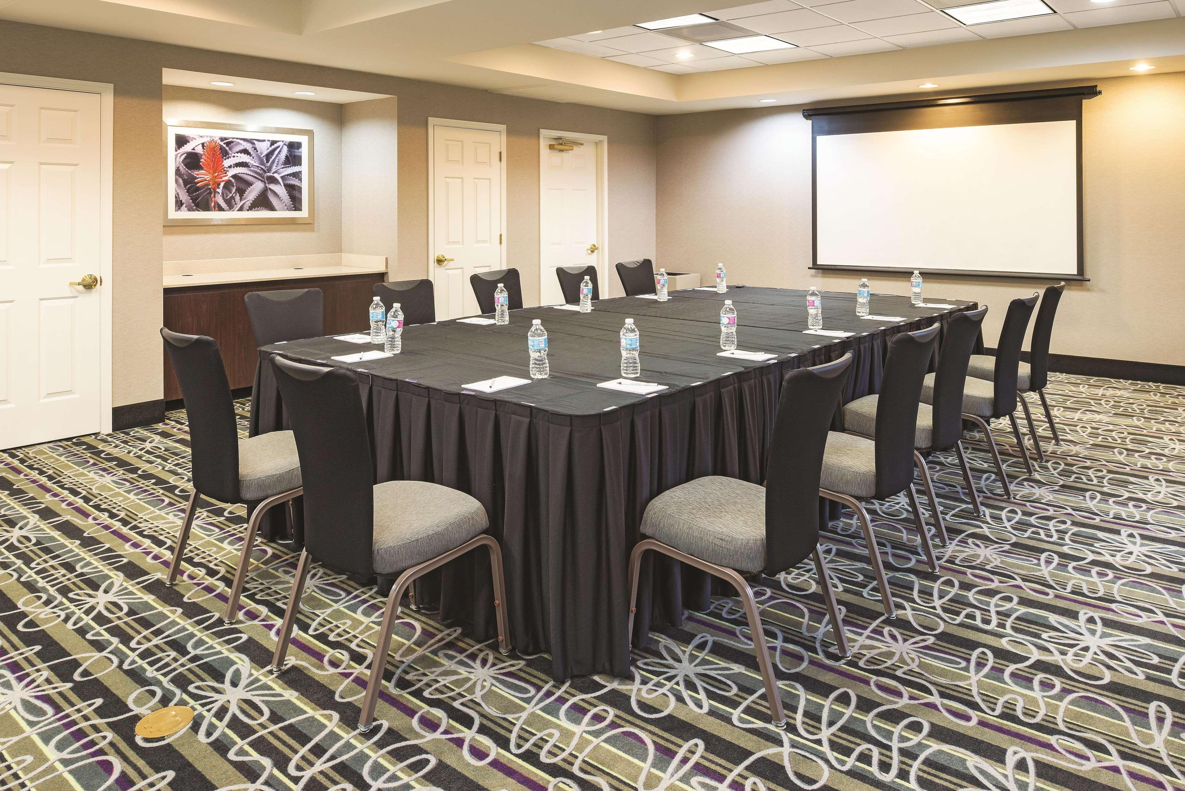 La Quinta By Wyndham St. Louis Westport Hotel Maryland Heights Ngoại thất bức ảnh
